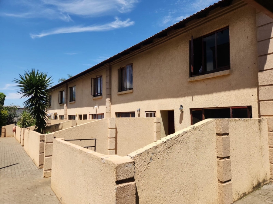 2 Bedroom Property for Sale in Rustenburg Central North West